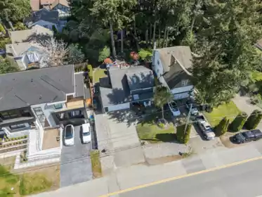 Outdoor Kitchen Photo of 980 164 Street, White Rock, BC