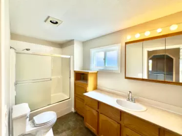 Kitchen Island Photo of 46382 Stevenson Road, Chilliwack, BC