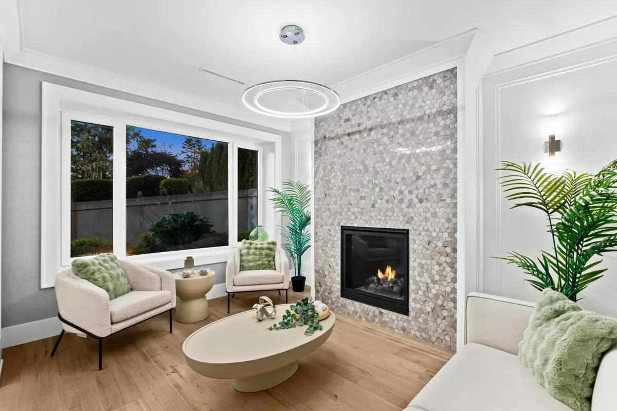Dining Area Photo of 13141 Marine Drive, Surrey, BC