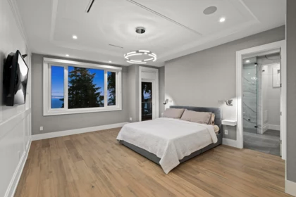 Entry Foyer Photo of 13141 Marine Drive, Surrey, BC