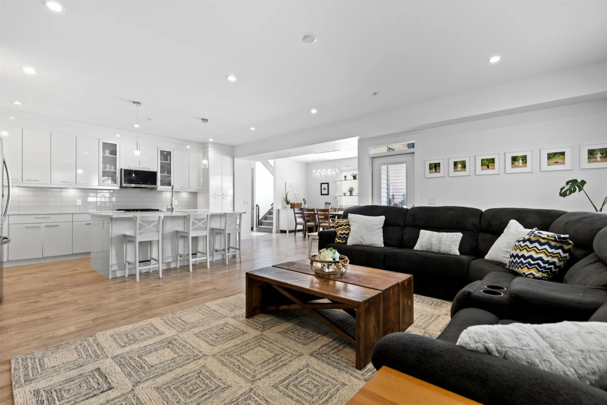 Dining Area Photo of 12213 207a Street, Maple Ridge, BC