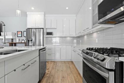 Kitchen Island Photo of 12213 207a Street, Maple Ridge, BC