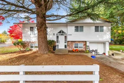 Front Yard Photo of 21099 Berry Avenue, Maple Ridge, BC