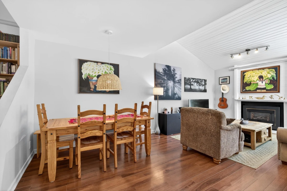 Dining Area Photo of 6109 W Greenside Drive, Surrey, BC