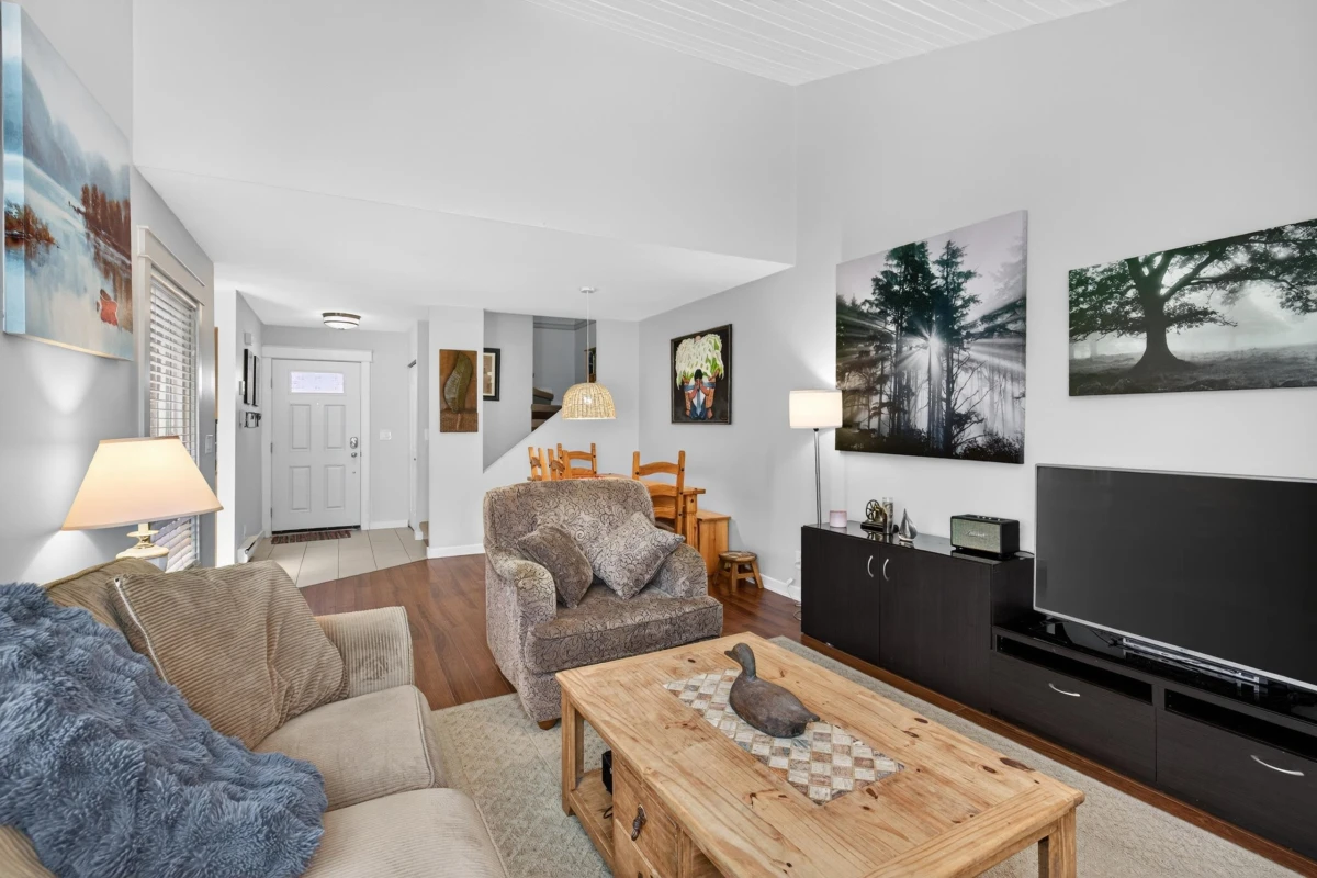 Family Room Photo of 6109 W Greenside Drive, Surrey, BC