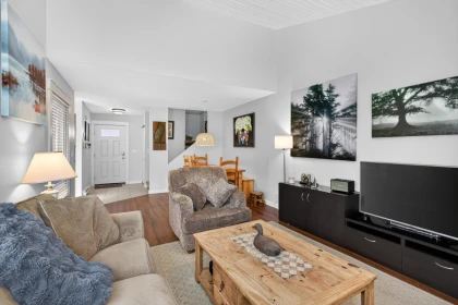 6109 W Greenside Drive, Surrey, BC, Surrey — Townhouse for sale