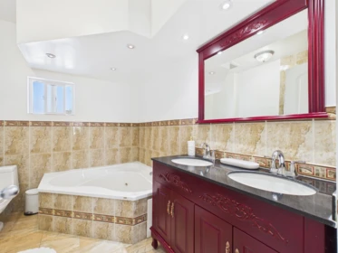 Guest Bathroom Photo of 1115 Dublin Street, New Westminster, BC