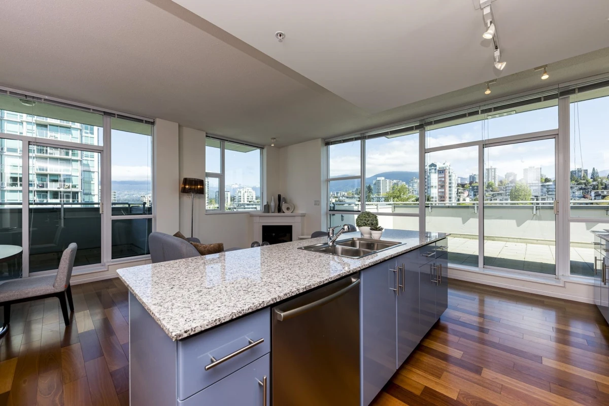 Dining Area Photo of PH1 168 E Esplanade, North Vancouver, BC