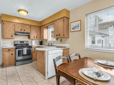 Breakfast Nook Photo of 3031 E 16th Avenue, Vancouver, BC