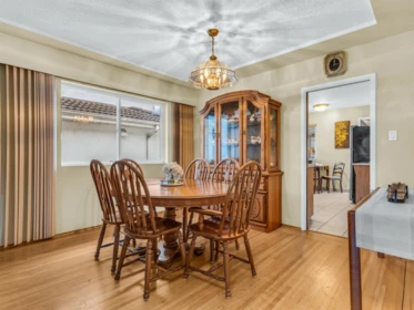 Kitchen Island Photo of 3031 E 16th Avenue, Vancouver, BC