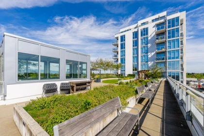 Garden / Landscaping Photo of 807 2435 Kingsway, Vancouver, BC