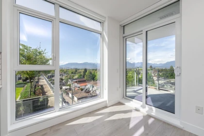 Guest Bathroom Photo of 807 2435 Kingsway, Vancouver, BC