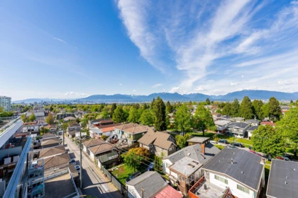 Outdoor Deck Photo of 807 2435 Kingsway, Vancouver, BC