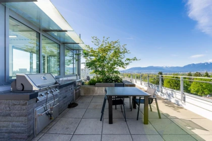 Swimming Pool Photo of 807 2435 Kingsway, Vancouver, BC