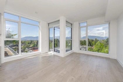 Walk-In Closet Photo of 807 2435 Kingsway, Vancouver, BC