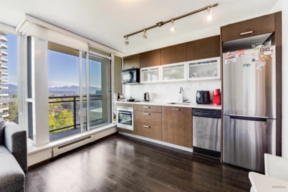 Kitchen Photo of 909 10777 University Drive, Surrey, BC
