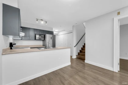 Breakfast Nook Photo of 319 418 E Broadway, Vancouver, BC