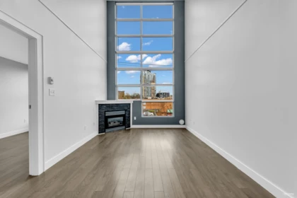 Kitchen Island Photo of 319 418 E Broadway, Vancouver, BC
