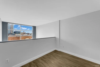 Loft / Bonus Room Photo of 319 418 E Broadway, Vancouver, BC