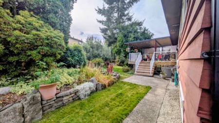 Hallway Photo of 3222 Pinda Drive, Port Moody, BC