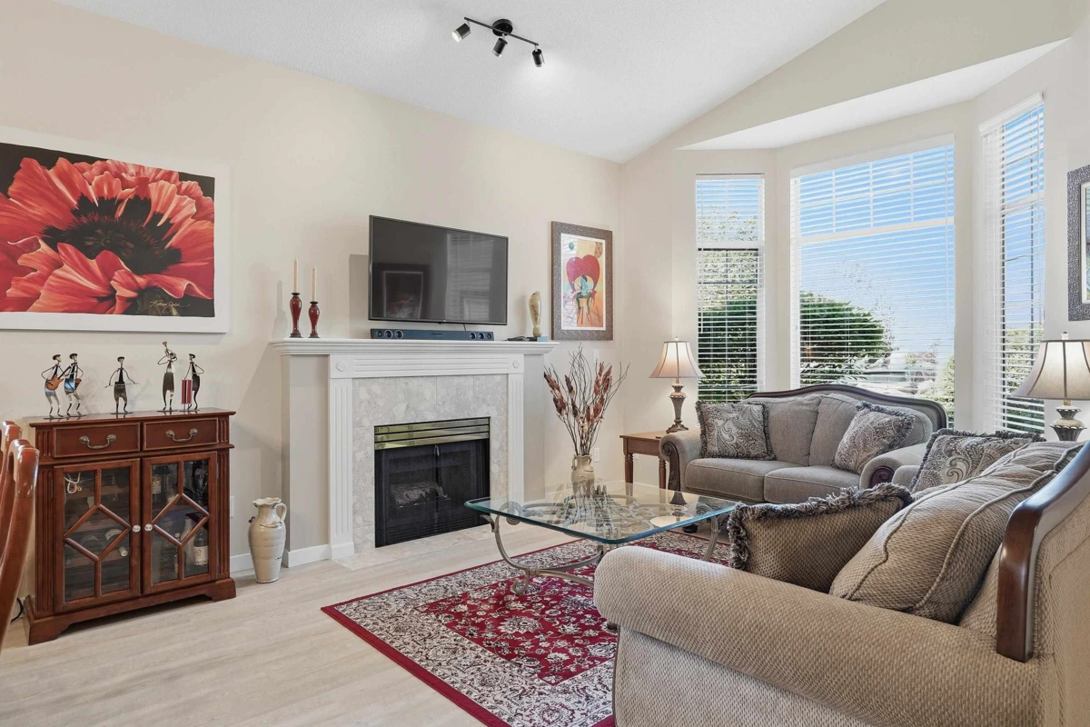 Family Room Photo of 94 9012 Walnut Grove Drive, Langley, BC