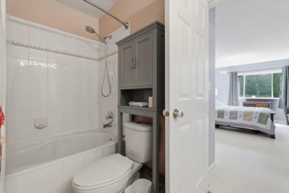 Guest Bathroom Photo of 94 9012 Walnut Grove Drive, Langley, BC