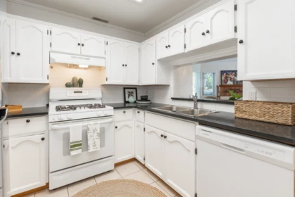 Pantry Photo of 107 13965 16 Avenue, Surrey, BC