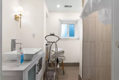 Hallway Photo of 681 Bradner Road, Abbotsford, BC