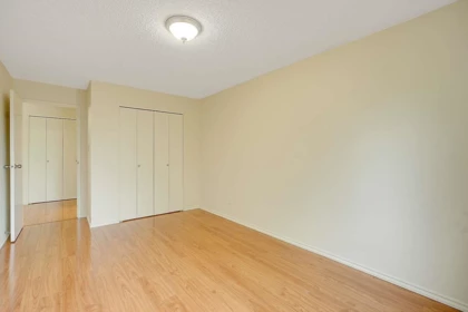 Entry Foyer Photo of 215 9952 149 Street, Surrey, BC