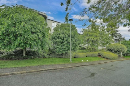 Outdoor Deck Photo of 215 9952 149 Street, Surrey, BC