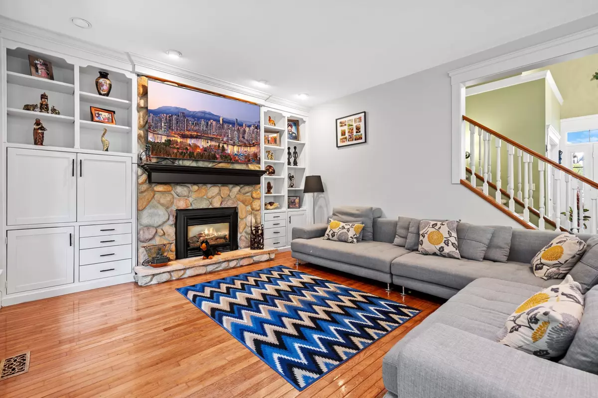Family Room Photo of 8525 Doerksen Drive, Mission, BC