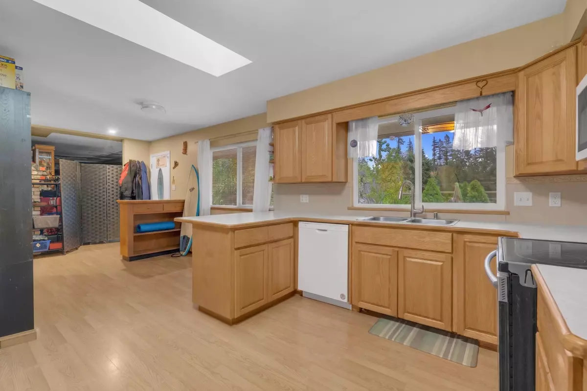 Dining Area Photo of 12259 252 Street, Maple Ridge, BC