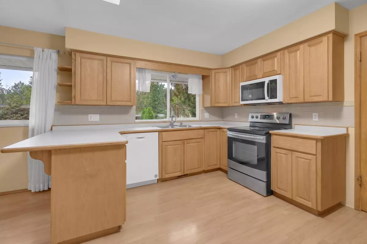 Family Room Photo of 12259 252 Street, Maple Ridge, BC