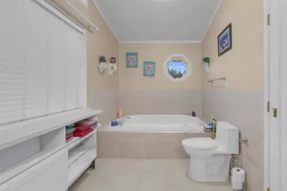 Primary Bathroom Photo of 12259 252 Street, Maple Ridge, BC