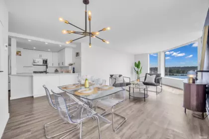 Kitchen Island Photo of 1404 1065 Quayside Drive, New Westminster, BC