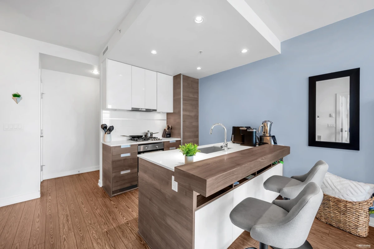 Dining Area Photo of 2910 4688 Kingsway, Burnaby, BC
