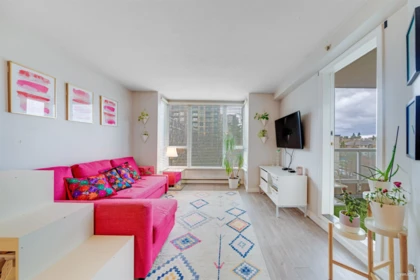 303 5189 Gaston Street, Vancouver, BC, Vancouver — Apartment/Condo for sale
