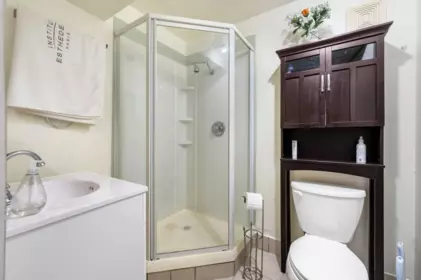 Primary Bathroom Photo of 10540 Aintree Crescent, Richmond, BC