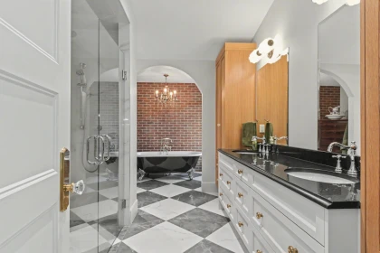 Guest Bathroom Photo of 19682 44 Avenue, Langley, BC