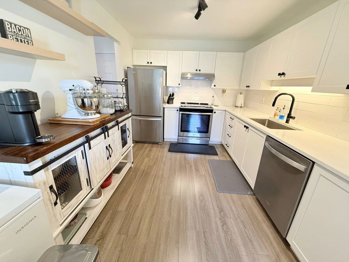 Dining Area Photo of 210 19122 122 Avenue, Pitt Meadows, BC