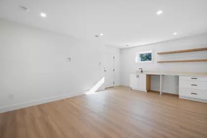 Hot Tub / Spa Photo of 16243 10 Avenue, Surrey, BC