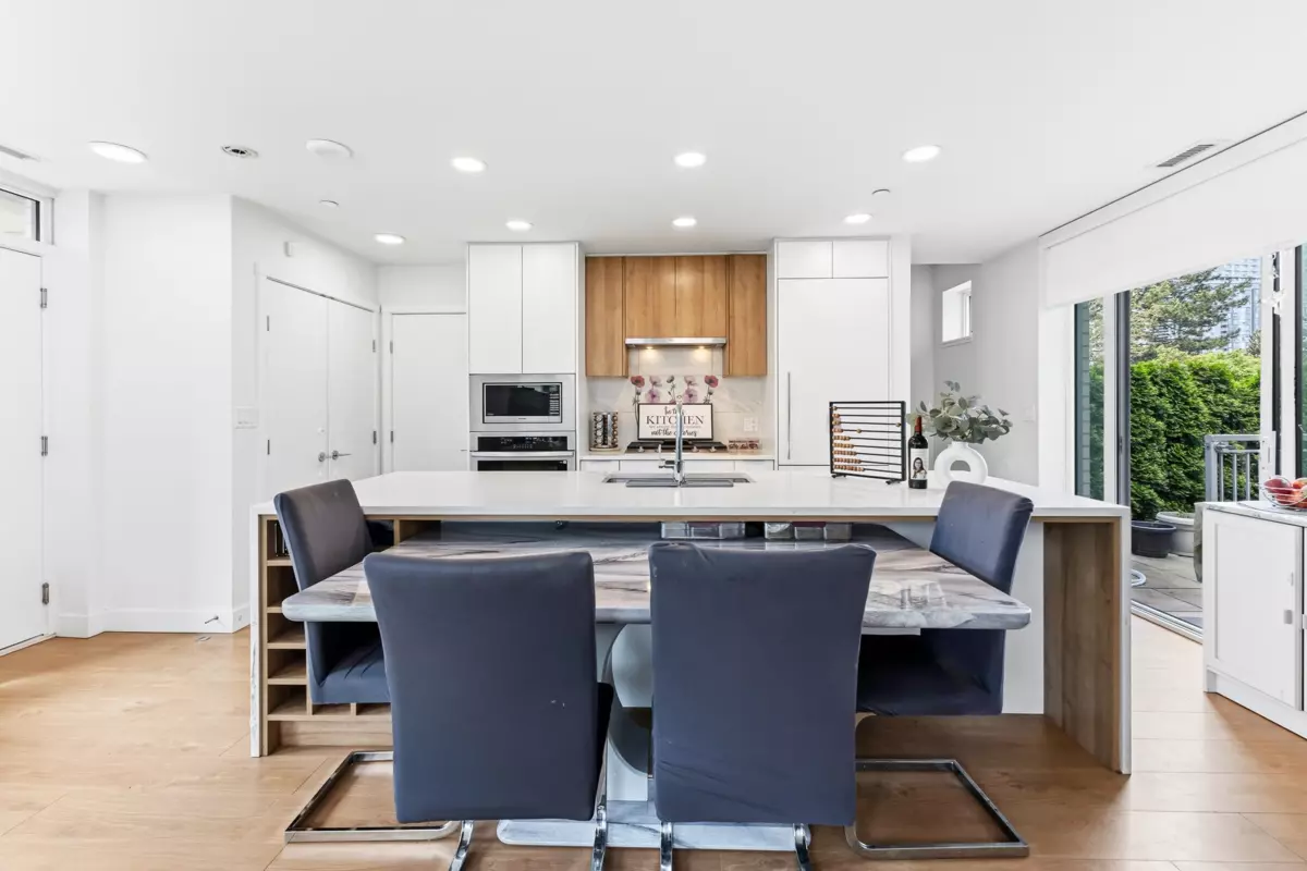 Dining Area Photo of 3 10160 133 Street, Surrey, BC