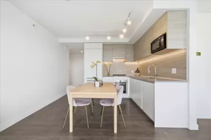 Kitchen Photo of 1904 652 Whiting Way, Coquitlam, BC