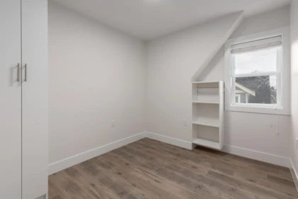 Entry Foyer Photo of 2255 E 35th Avenue, Vancouver, BC