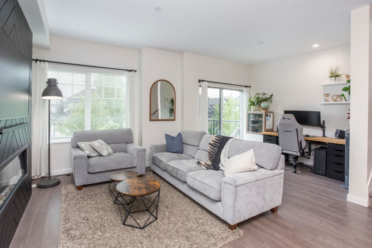 Dining Area Photo of 13 19451 Sutton Avenue, Pitt Meadows, BC