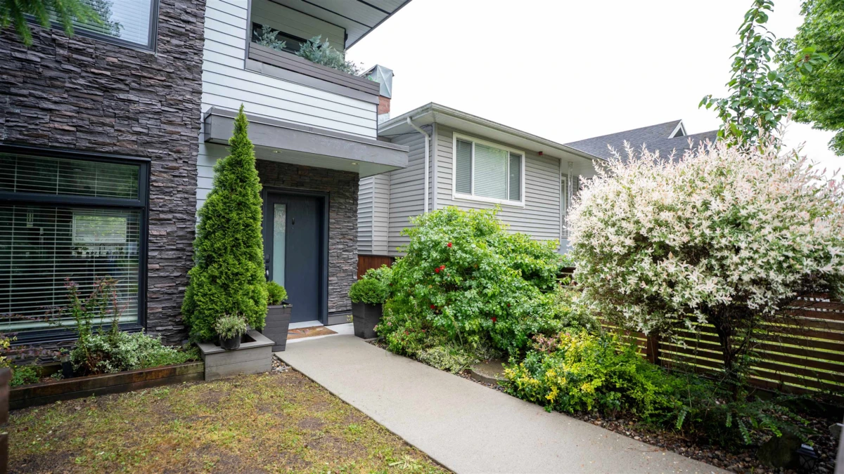 Family Room Photo of 1805 E 37th Avenue, Vancouver, BC