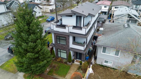 Front Yard Photo of 1805 E 37th Avenue, Vancouver, BC