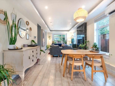 Kitchen Island Photo of 1805 E 37th Avenue, Vancouver, BC
