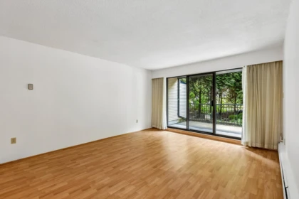 219 1385 Draycott Road, North Vancouver, BC, North Vancouver — Apartment/Condo for sale