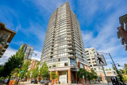 705 400 Capilano Road, Port Moody, BC, Port Moody — Apartment/Condo for sale